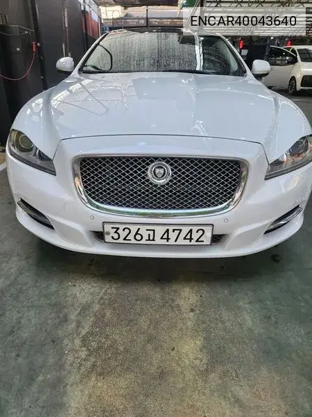 All New Xj 3.0D Premium Luxury Lwb X351 VIN: ENCAR40043640 Lot: 40043640