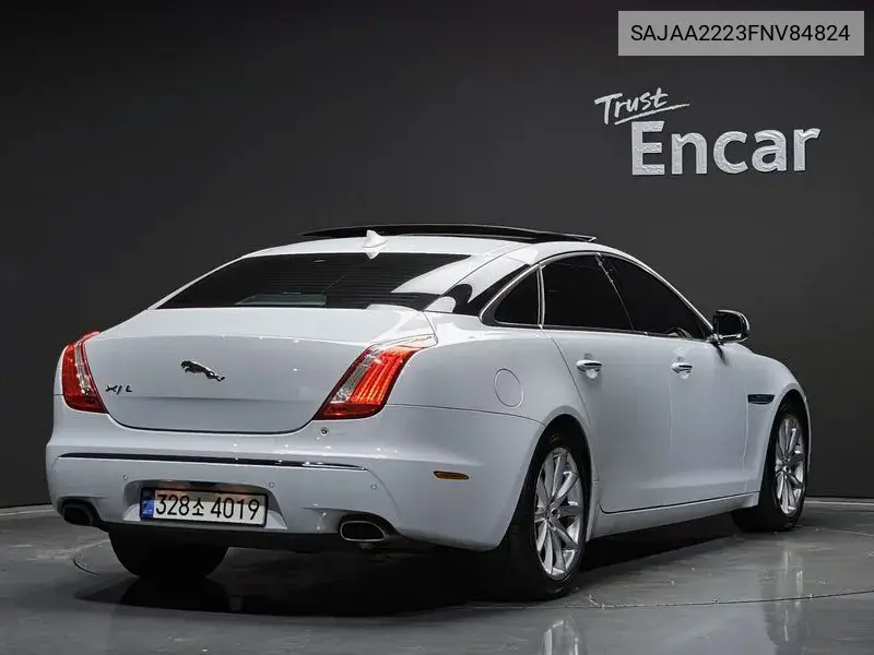 All New Xj 3.0D Premium Luxury Lwb X351 VIN: SAJAA2223FNV84824 Lot: 39889969