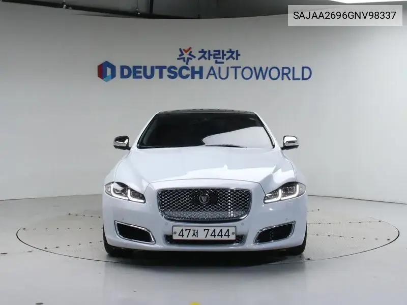 All New Xj 3.0D Diamond Limited Edition X351 VIN: SAJAA2696GNV98337 Lot: 39561965