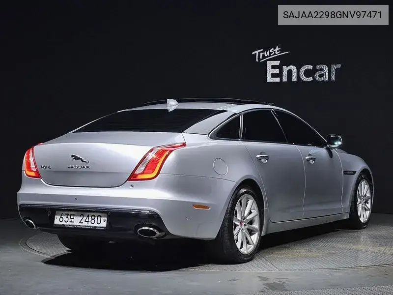Jaguar Xj 3.0D Premium Luxury Lwb, 2016 VIN: SAJAA2298GNV97471 Lot: 39677264