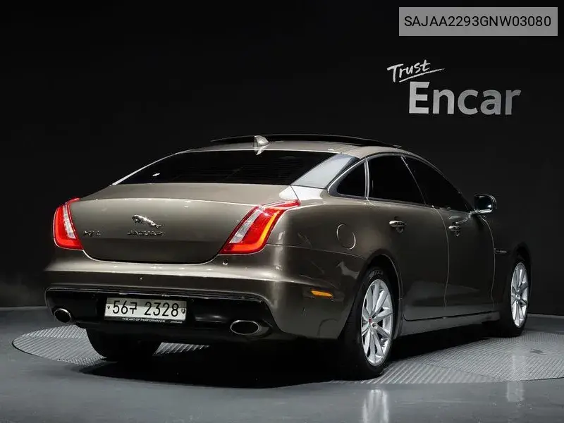 All New Xj 3.0D Premium Luxury Lwb X351 VIN: SAJAA2293GNW03080 Lot: 39961717