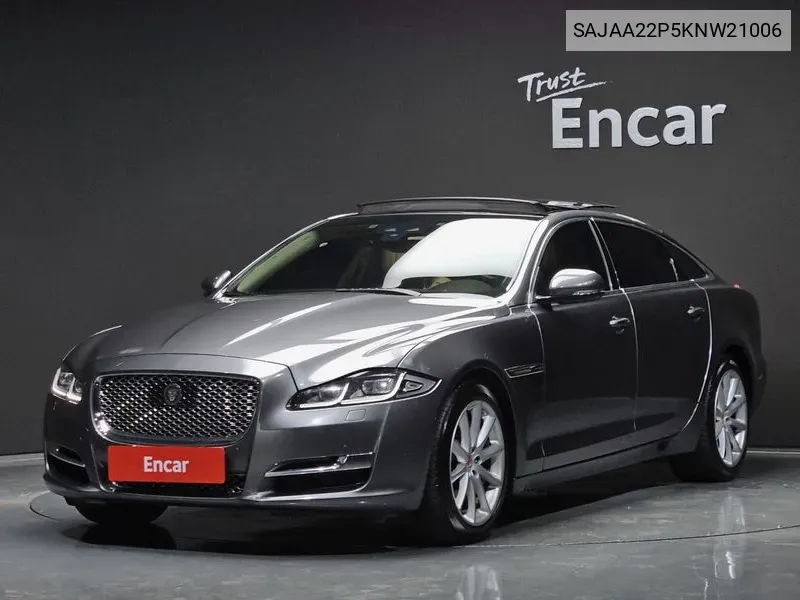 All New Xj 3.0D Premium Luxury Lwb X351 VIN: SAJAA22P5KNW21006 Lot: 37912475