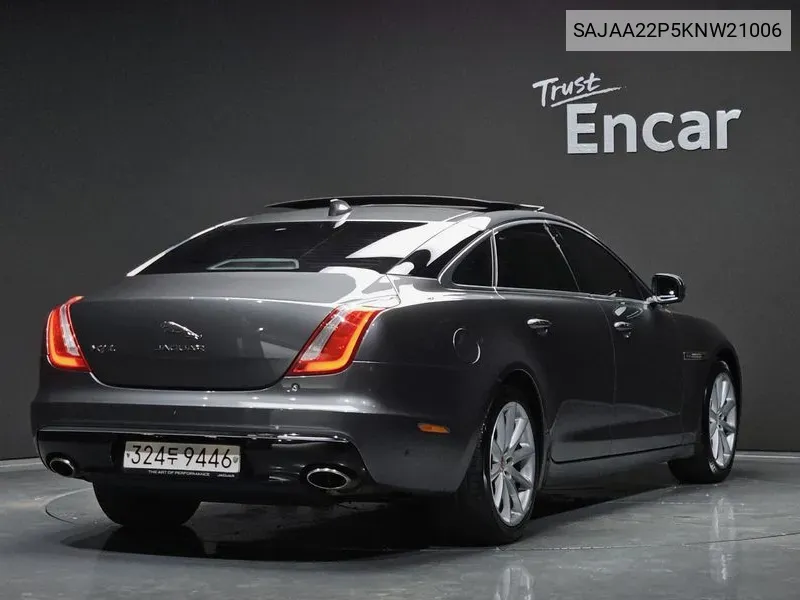 All New Xj 3.0D Premium Luxury Lwb X351 VIN: SAJAA22P5KNW21006 Lot: 37912475