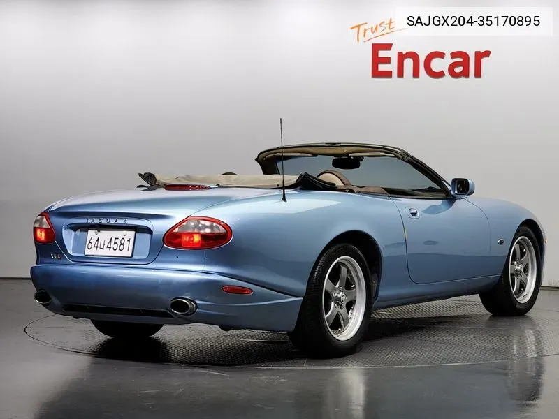 Xk8 Convertible X100 VIN: SAJGX204-35170895 Lot: 35170895