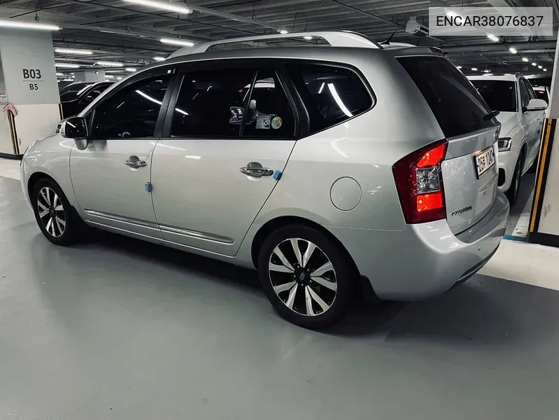 Kia New Carens Lpi 2.0 Glx Luxury VIN: ENCAR38076837 Lot: 38076837