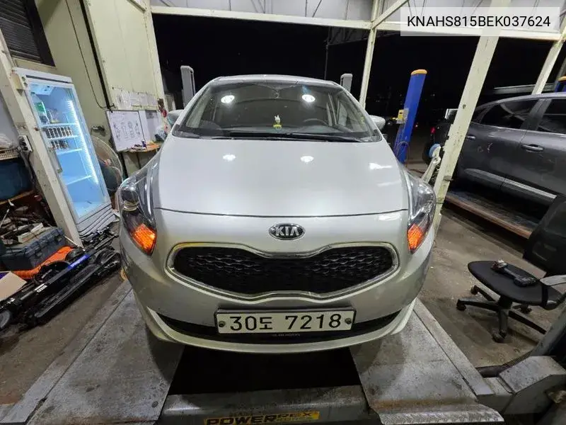 All New Carens 1.7 Vgt Deluxe VIN: KNAHS815BEK037624 Lot: 39305828