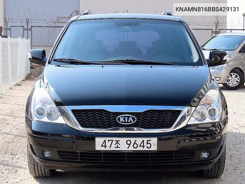 Carnival R New Carnival Limousine Glx VIN: KNAMN816BBS429131 Lot: 39574473