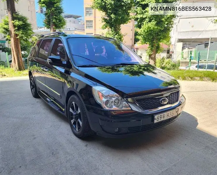 Carnival R New Carnival Limousine Glx VIN: KNAMN816BES563428 Lot: 39587952