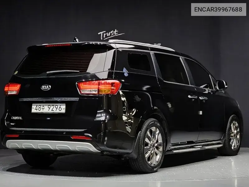All New Carnival 9 -Seater Prestige VIN: ENCAR39967688 Lot: 39967688