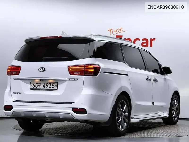 The New Carnival 9 -Seater Noblesse Special VIN: ENCAR39630910 Lot: 39630910