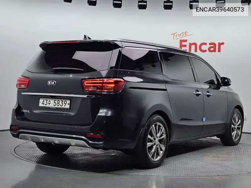 The New Carnival 9 -Seater Noblesse Special VIN: ENCAR39640573 Lot: 39640573