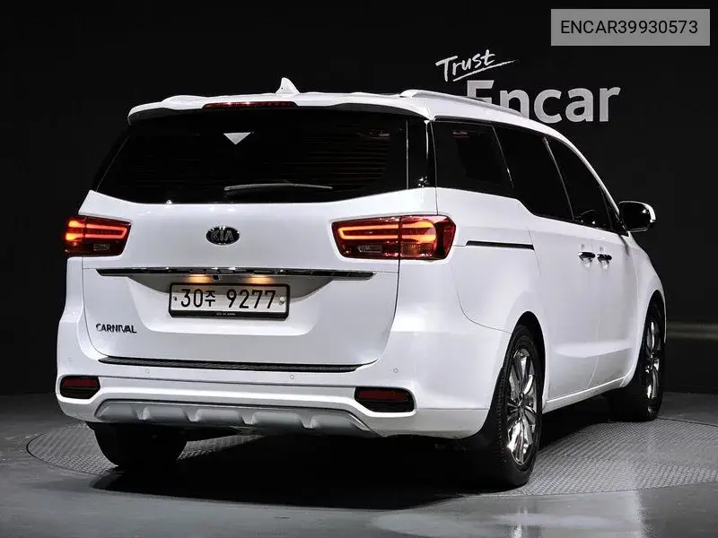 The New Carnival 9 -Seater Noblesse Special VIN: ENCAR39930573 Lot: 39930573