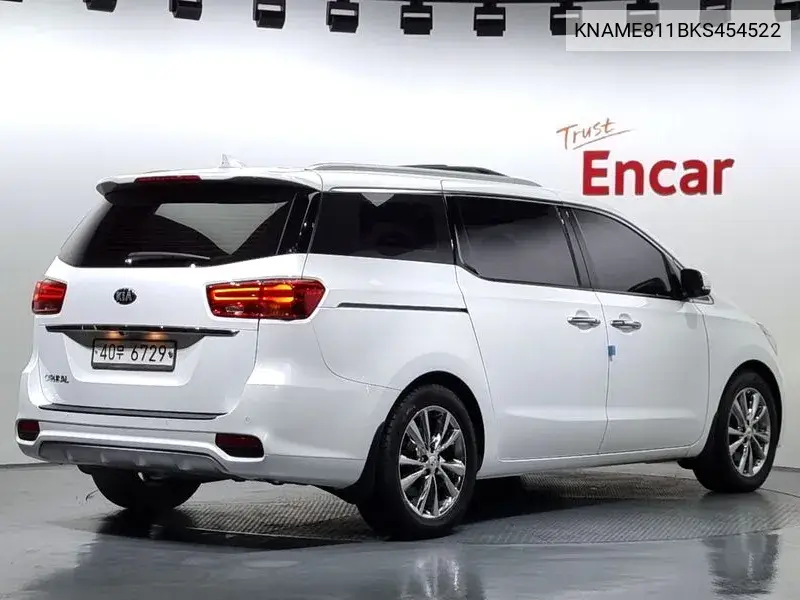 The New Carnival Gasoline 9 -Seater Noblesse VIN: KNAME811BKS454522 Lot: 39942225