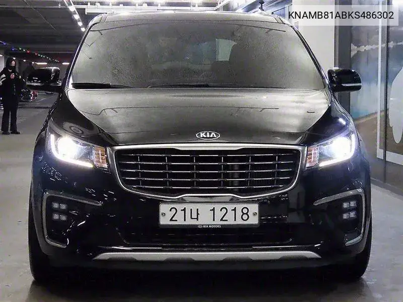 The New Carnival 9 -Seater Luxury VIN: KNAMB81ABKS486302 Lot: 39971581
