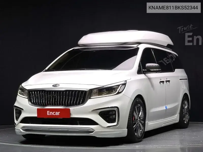 The New Carnival Gasoline 9 -Seater High Rimmujin Noblesse Special VIN: KNAME811BKS52344 Lot: 39614155