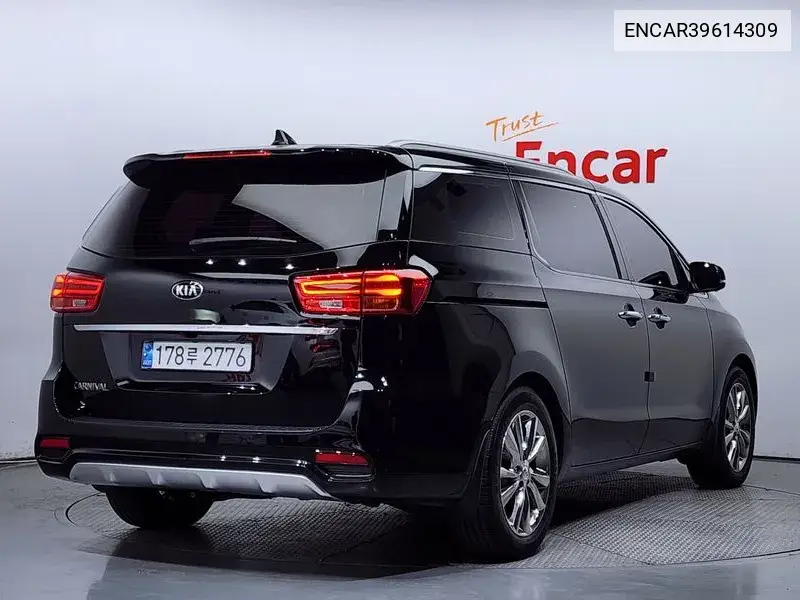 The New Carnival Gasoline 9 -Seater Noblesse Special VIN: ENCAR39614309 Lot: 39614309