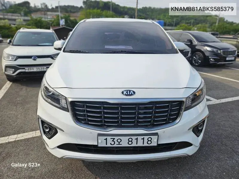 The New Carnival 9 -Seater Luxury VIN: KNAMB81ABKS585379 Lot: 39643501