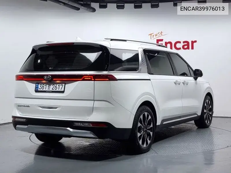 Carnival 4Th Generation 9 -Seater Signature VIN: ENCAR39976013 Lot: 39976013