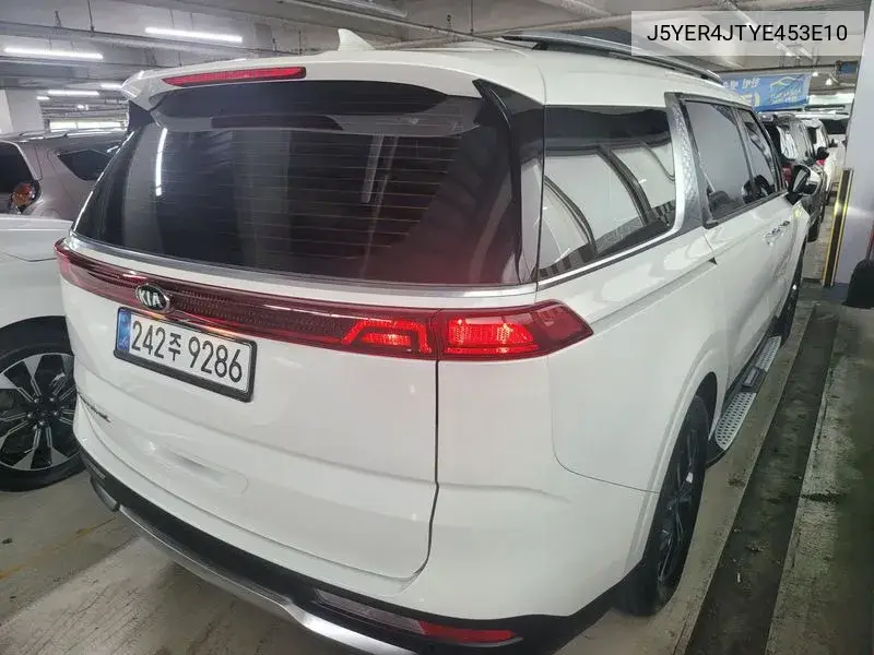 Carnival 4Th Generation 9 -Seater Signature VIN: J5YER4JTYE453E10 Lot: 39979060