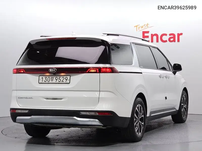 Carnival 4Th Generation 9 -Seater Noblesse VIN: ENCAR39625989 Lot: 39625989