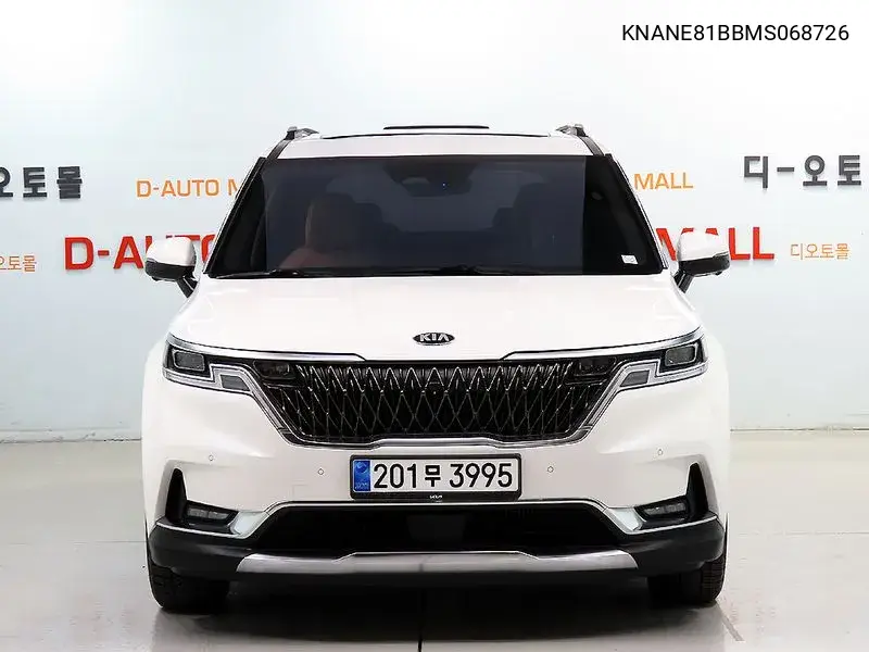 Carnival 4Th Generation 9 -Seater Signature VIN: KNANE81BBMS068726 Lot: 39637852
