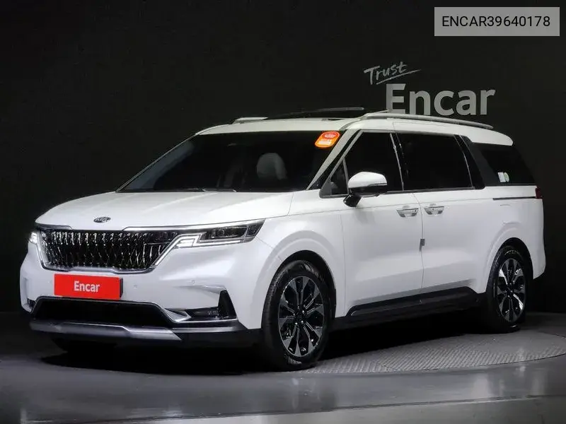Carnival 4Th Generation 9 -Seater Signature VIN: ENCAR39640178 Lot: 39640178