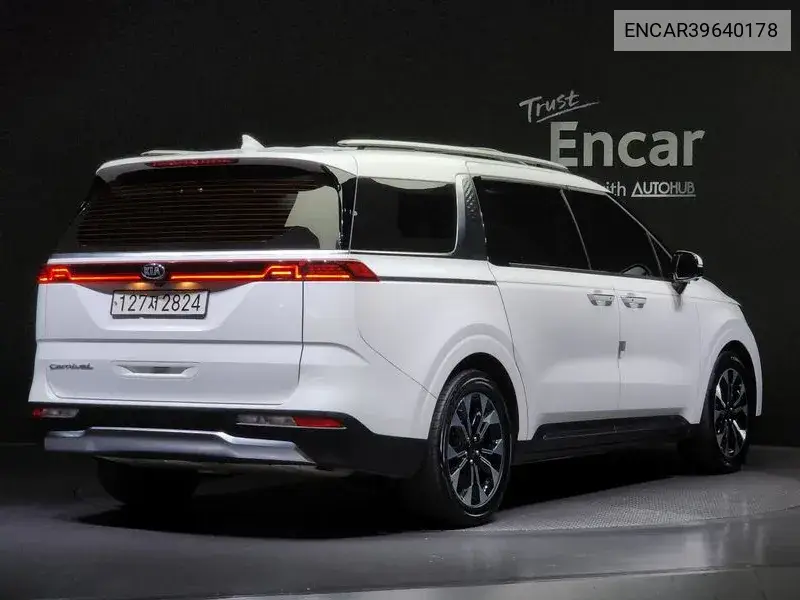 Carnival 4Th Generation 9 -Seater Signature VIN: ENCAR39640178 Lot: 39640178