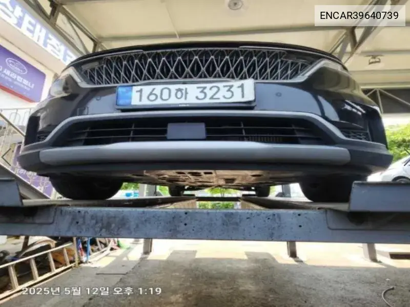 Carnival 4Th Generation 9 -Seater Prestige VIN: ENCAR39640739 Lot: 39640739