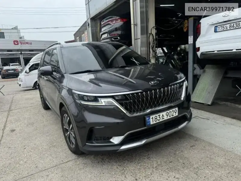 Carnival 4Th Generation 9 -Seater Noblesse VIN: ENCAR39971782 Lot: 39971782