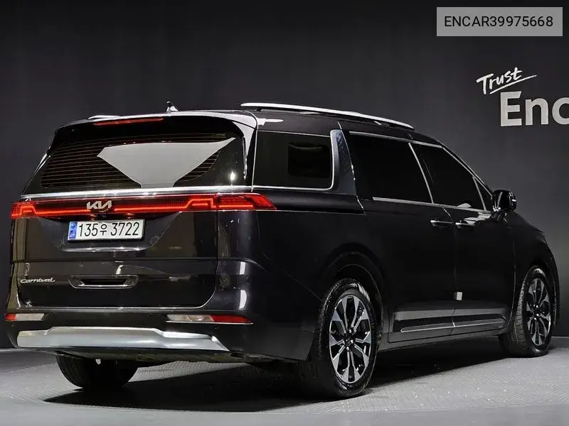 Carnival 4Th Generation 9 -Seater Signature VIN: ENCAR39975668 Lot: 39975668