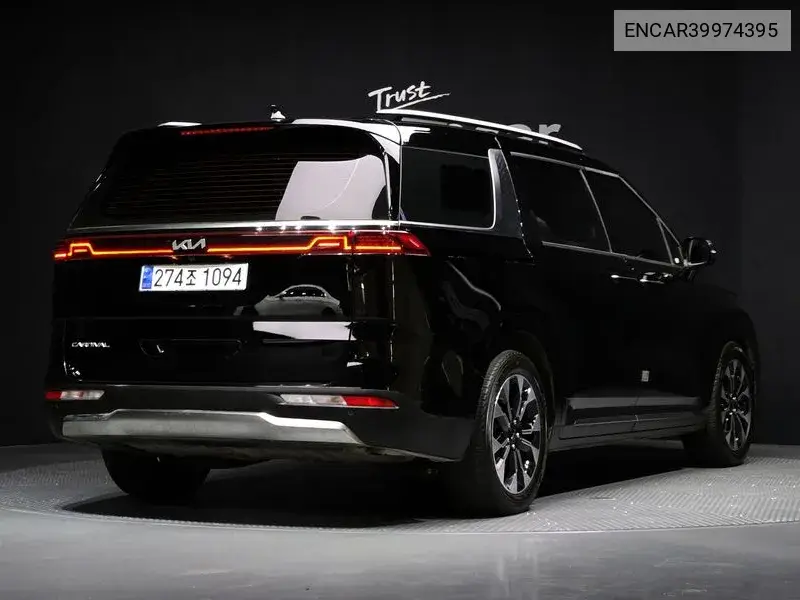 Carnival 4Th Generation 9 -Seater Signature VIN: ENCAR39974395 Lot: 39974395