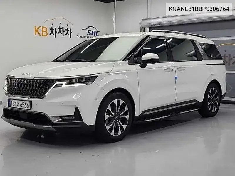 Carnival 4Th Generation 9 -Seater Signature VIN: KNANE81BBPS306764 Lot: 39987170