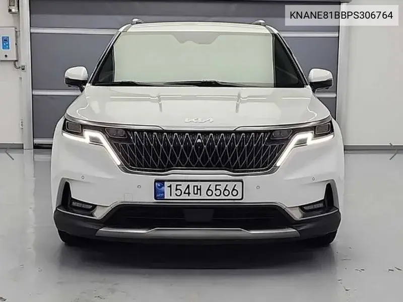 Carnival 4Th Generation 9 -Seater Signature VIN: KNANE81BBPS306764 Lot: 39987170