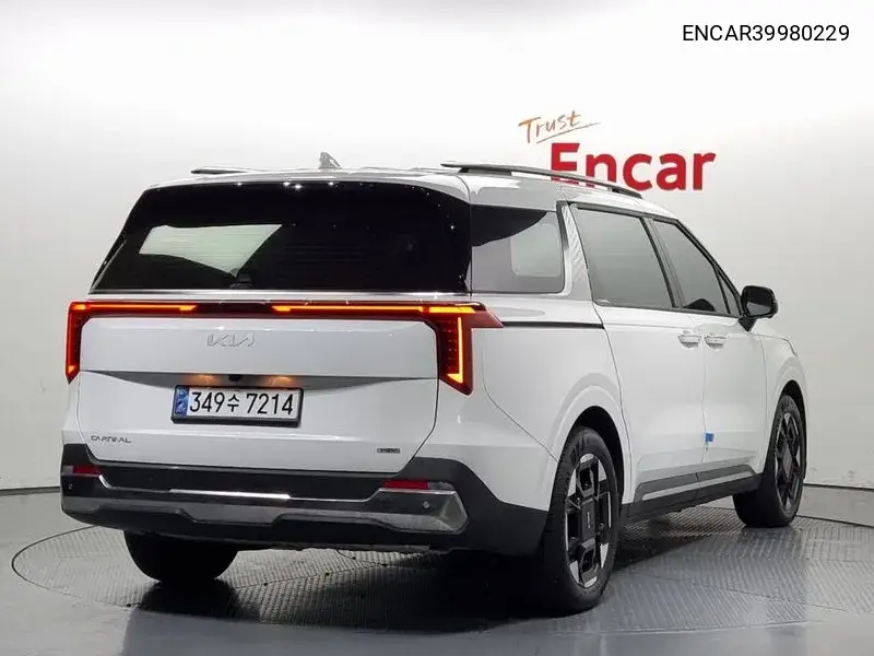 The New Carnival 4Th Generation Hev 9 -Seater Signature VIN: ENCAR39980229 Lot: 39980229