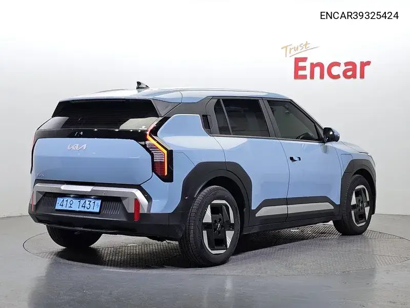 Ev3 Standard 2Wd Air VIN: ENCAR39325424 Lot: 39325424