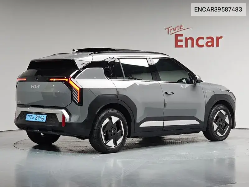 Ev3 Standard 2Wd Air VIN: ENCAR39587483 Lot: 39587483