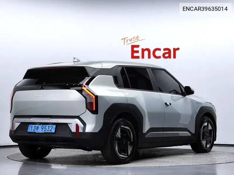 Ev3 Long Range 2Wd Air VIN: ENCAR39635014 Lot: 39635014