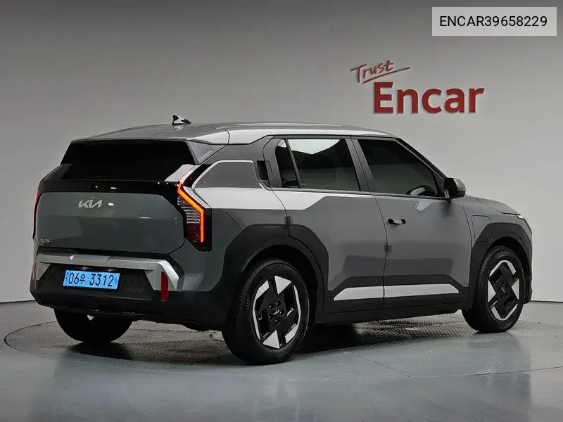 Ev3 Standard 2Wd Air VIN: ENCAR39658229 Lot: 39658229