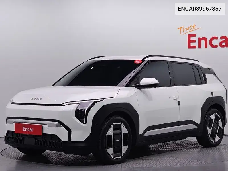 Ev3 Long Range 2Wd Air VIN: ENCAR39967857 Lot: 39967857