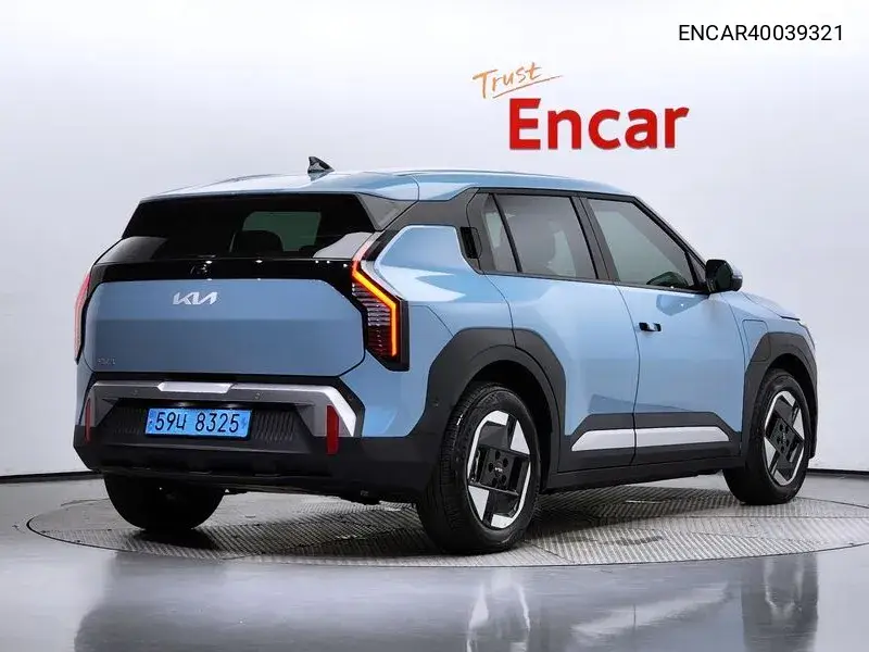 Ev3 Standard 2Wd Air VIN: ENCAR40039321 Lot: 40039321