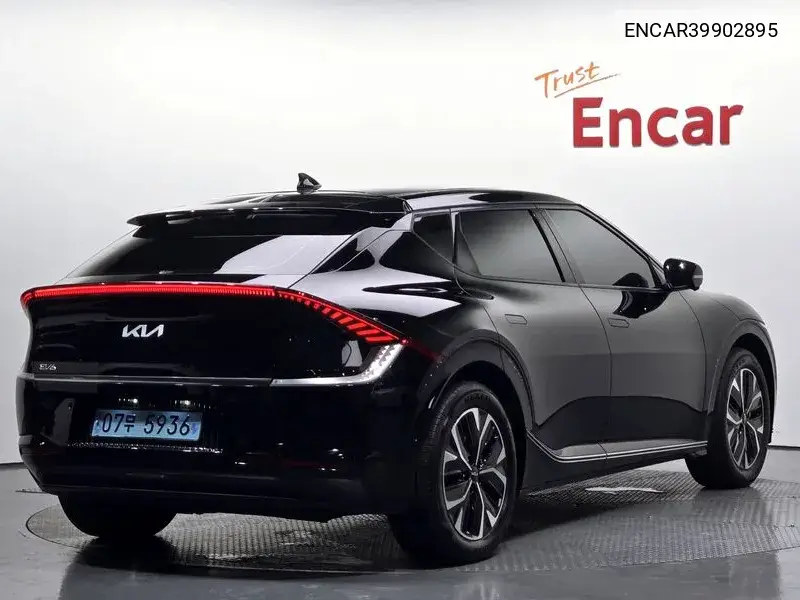 Ev6 Long Range Earth VIN: ENCAR39902895 Lot: 39902895
