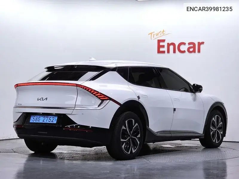 Ev6 Long Range Earth VIN: ENCAR39981235 Lot: 39981235