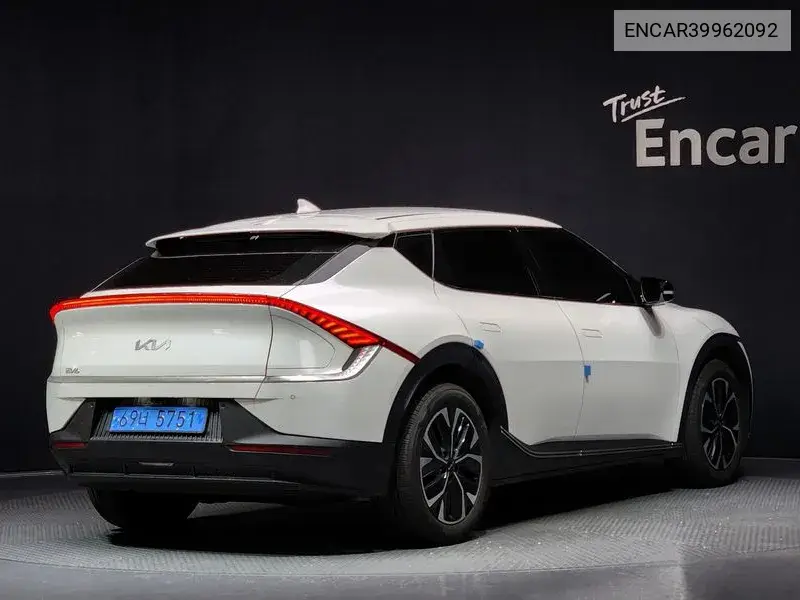 Ev6 Standard Air VIN: ENCAR39962092 Lot: 39962092