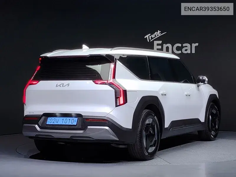 Ev9 Long Range Air VIN: ENCAR39353650 Lot: 39353650