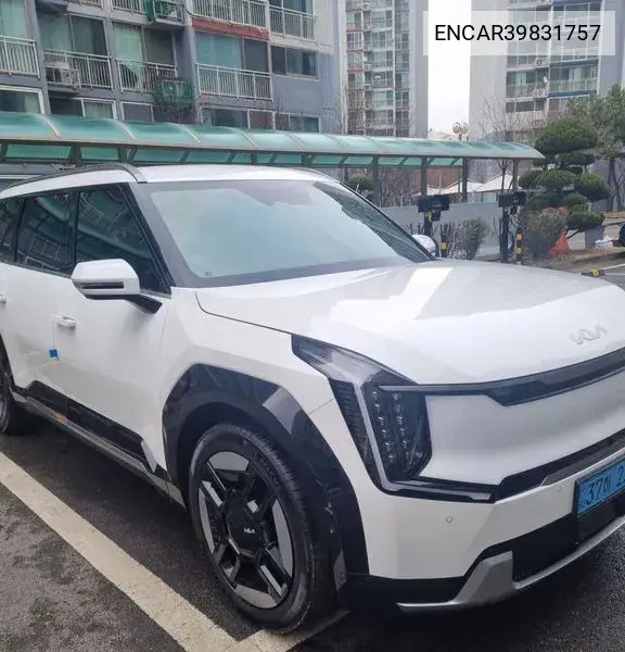 Ev9 Long Range 4Wd Earth VIN: ENCAR39831757 Lot: 39831757