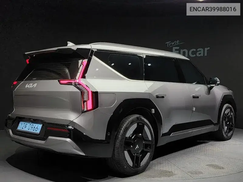 Ev9 Long Range 4Wd Earth VIN: ENCAR39988016 Lot: 39988016