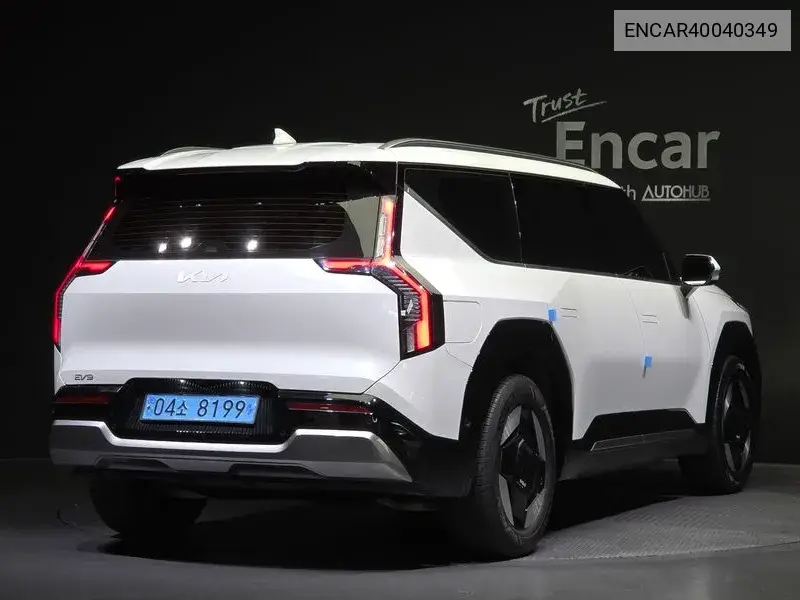 Ev9 Long Range Earth VIN: ENCAR40040349 Lot: 40040349