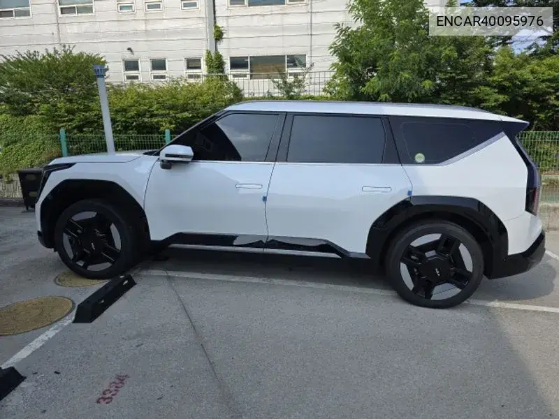 Ev9 Long Range 4Wd Earth VIN: ENCAR40095976 Lot: 40095976