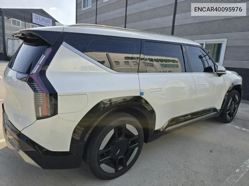Ev9 Long Range 4Wd Earth VIN: ENCAR40095976 Lot: 40095976