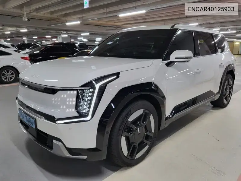 Ev9 Long Range 4Wd Earth VIN: ENCAR40125903 Lot: 40125903